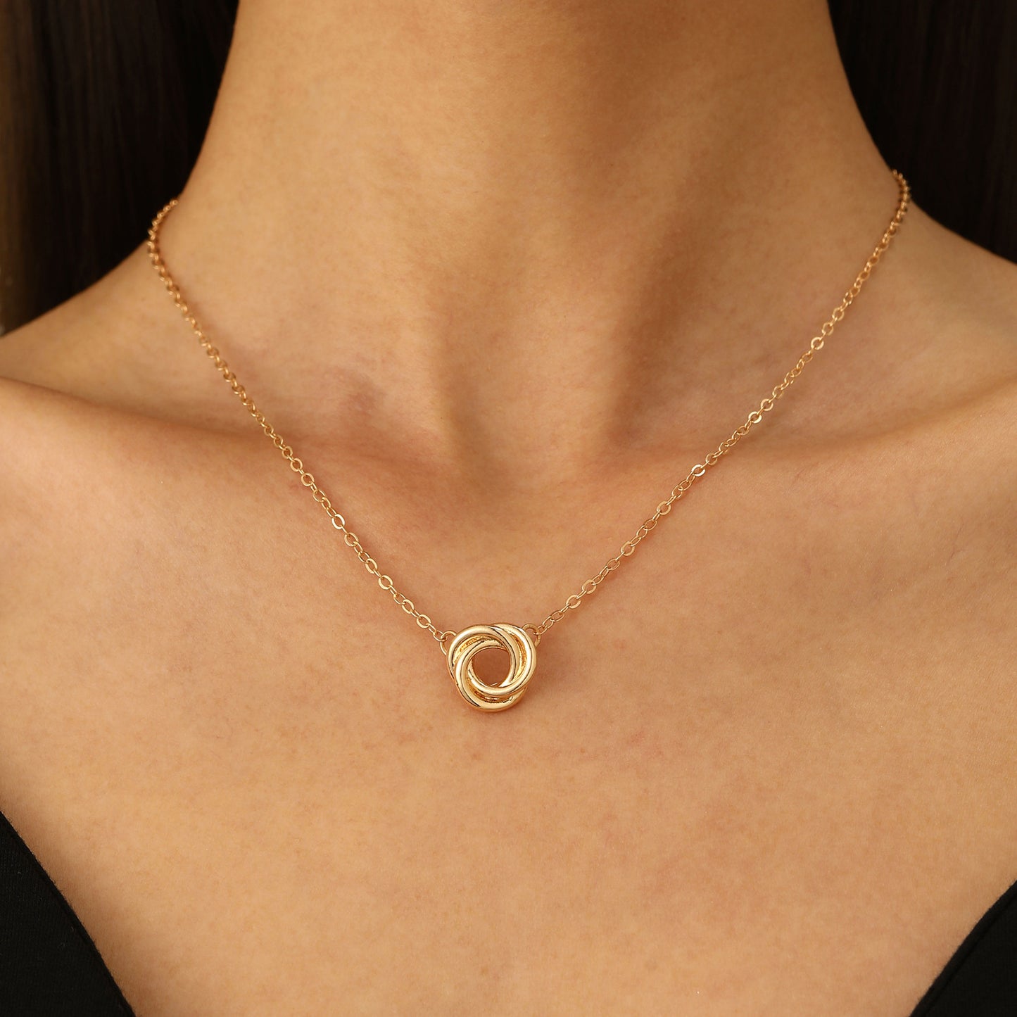 Simple Fashion In Europe And America Circle Twist Ear Stud Necklace Suit Female
