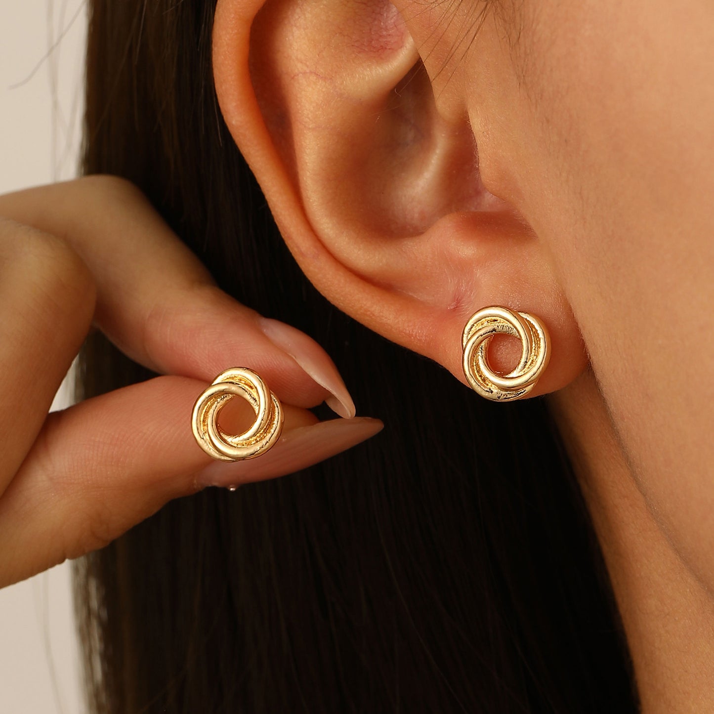 Simple Fashion In Europe And America Circle Twist Ear Stud Necklace Suit Female